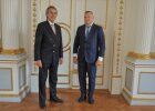 Regierungspräsident Axel Bartelt mit dem russischen Generalkonsul Sergey Ganzha