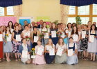 Gruppenfoto der Freisprechungsfeier der Hauswirtschaft in der Oberpfalz mit Ehrengästen